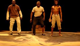 Un homme est un Homme: en toun�e en Afrique 