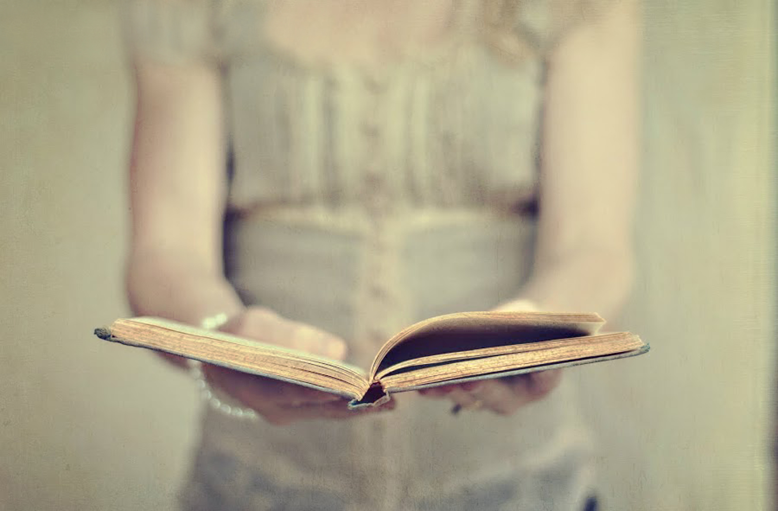Reading my favourite book. Открытая книга в руках. Девочка с раскрытой книгой. Как вы хотите с книгой в руках. Creative writing book.